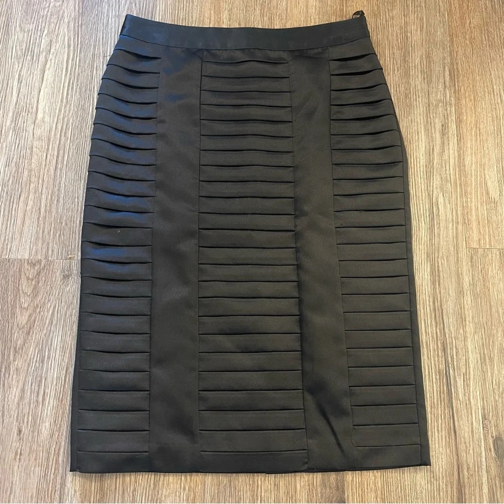 Worthington Pencil Skirt Women’s Size 4 Black Satin Pleated Formal Event Holiday